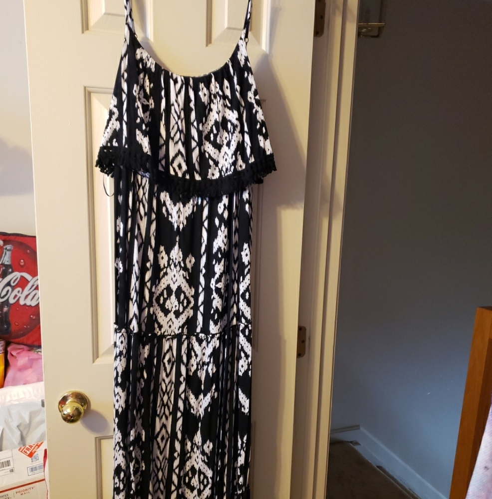 INC International Concepts Black and White Maxi Dress Size XL